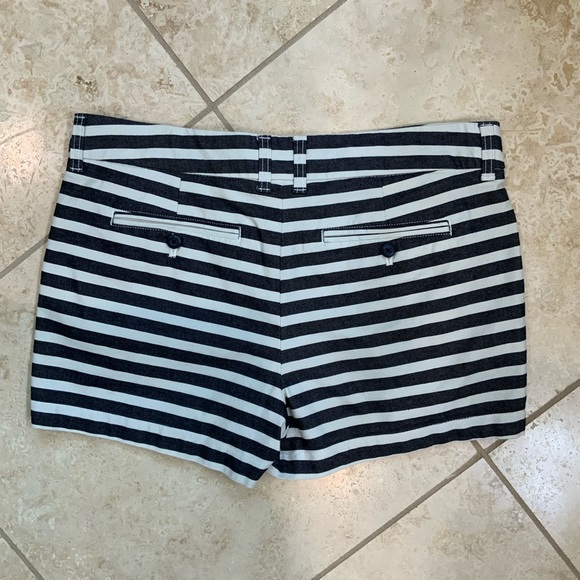 GAP Size 8 Striped Shorts - Picture 2 of 3